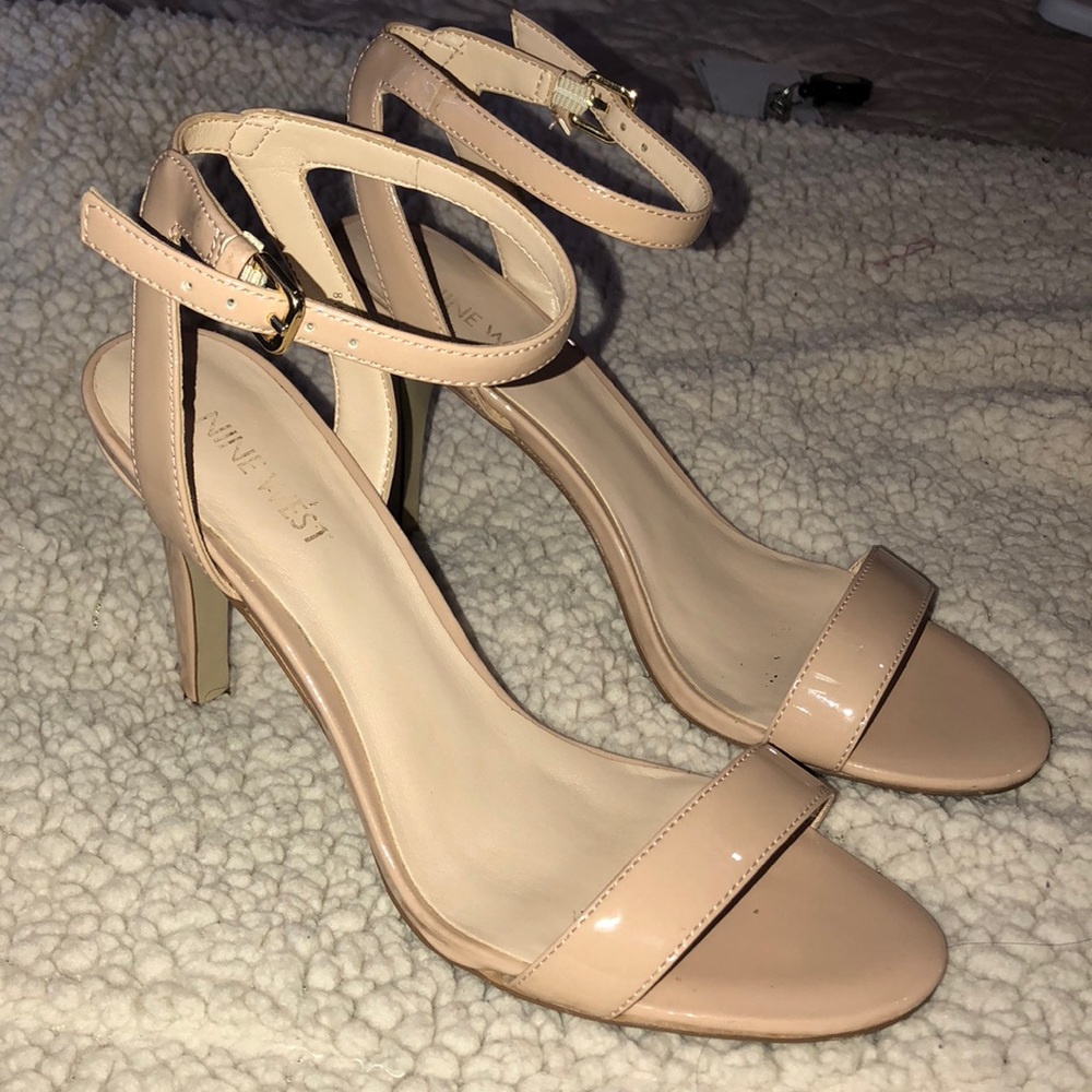 Nine West nude patent leather heels